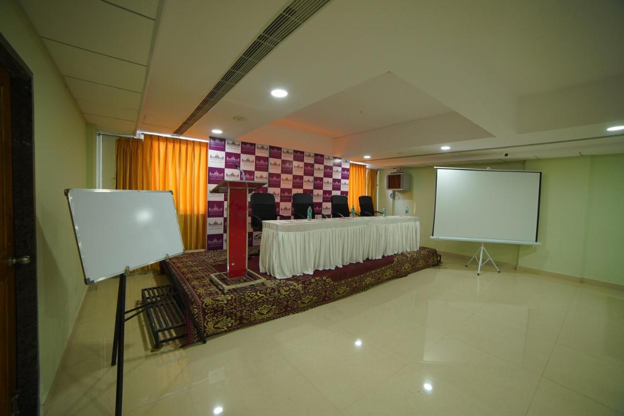 Gadiraju Palace Convention Centre & Hotel Visakhapatnam Exterior foto